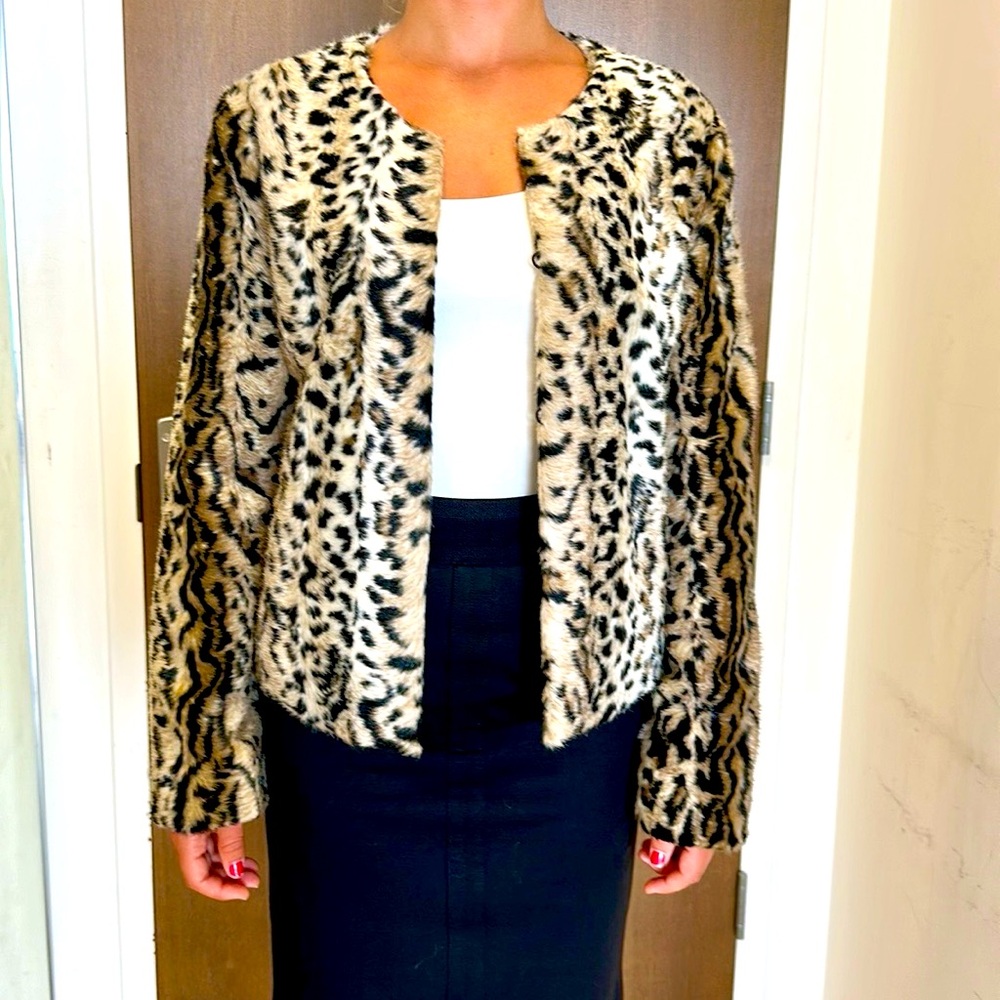 EXPRESS Fux Fur Leopard ๐ Jacket Side Pockets & Lined - Picture 2 of 10